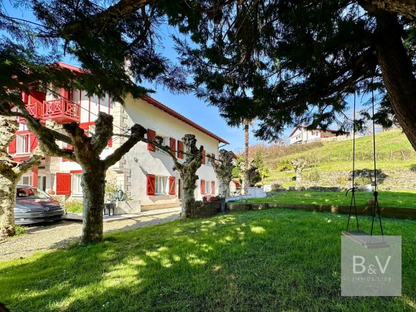 Magnificent Basque family home with separate apartment — photo 3