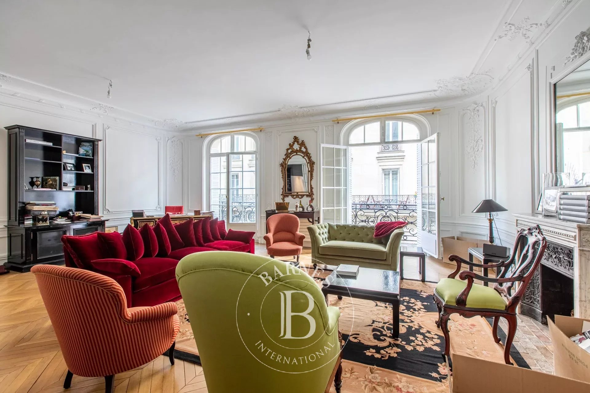 Paris 8 - Saint-Philippe du Roule - Apartment with a balcony - 2 or 3 bedrooms