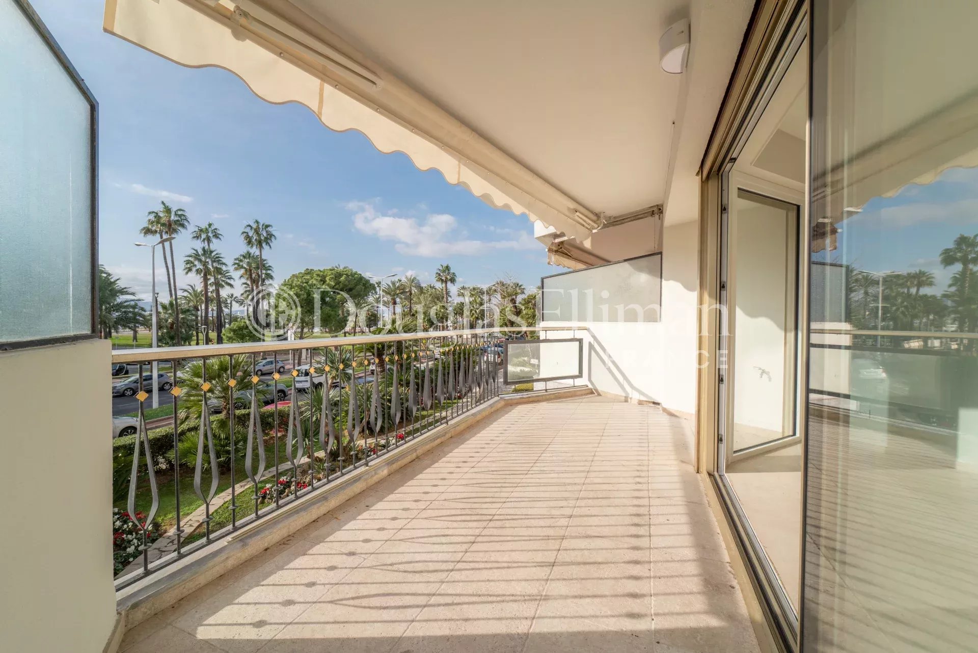 CANNES PALM BEACH – Superbe appartement rénové – pointe Croisette - Image nᵒ2