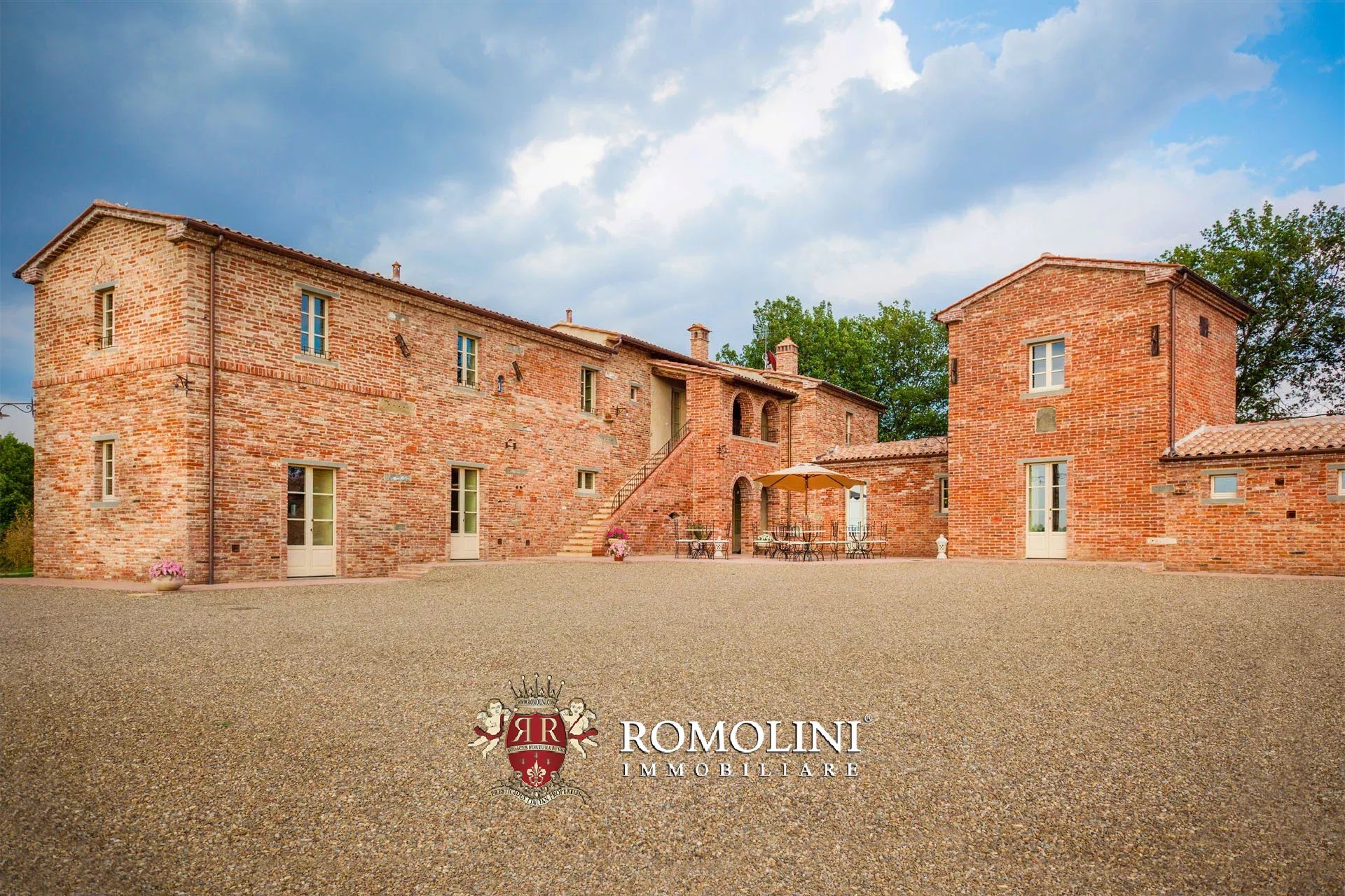 9 Bedroom Villa/Townhouse's Image 3
