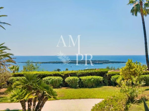 Luxury Family Estate in Cannes: Panoramic Sea View Villa for Sale — photo 2
