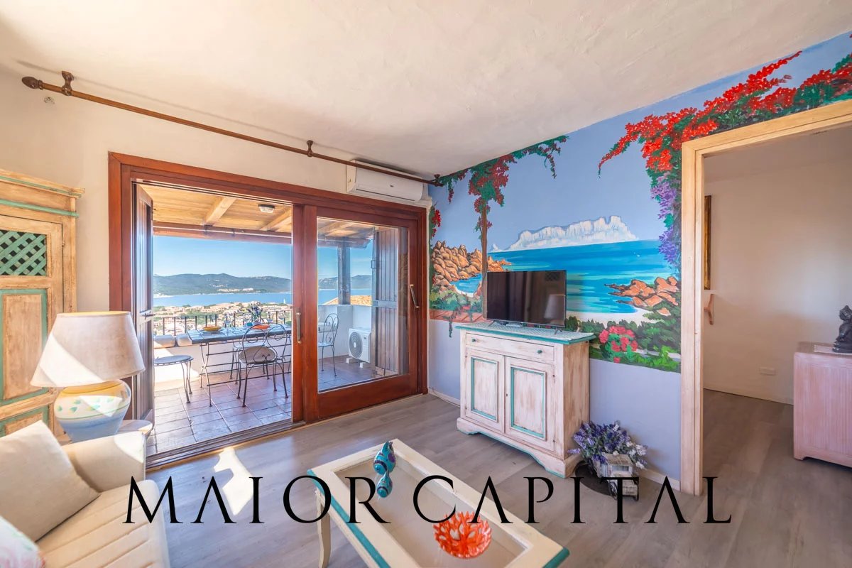 Porto Rotondo | Esclusivo trilocale con splendida vista mare e piscina