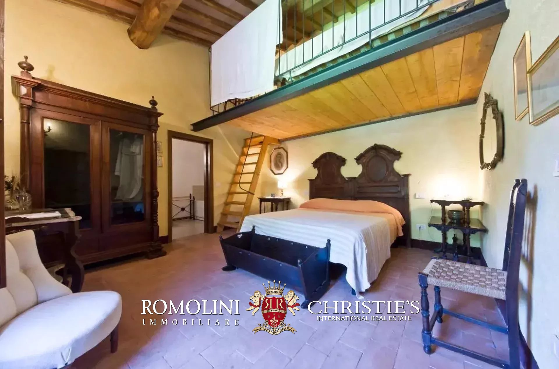 8 Bedroom Villa/Townhouse's Image 31