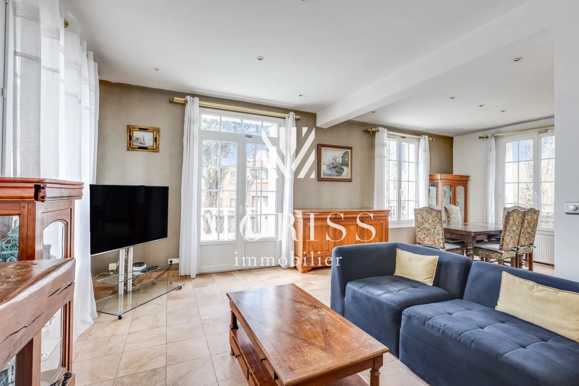 MAISON DE 7 PIECES - TERRAIN DE 1076m2 / BOISSY SAINT LEGER - Image Array