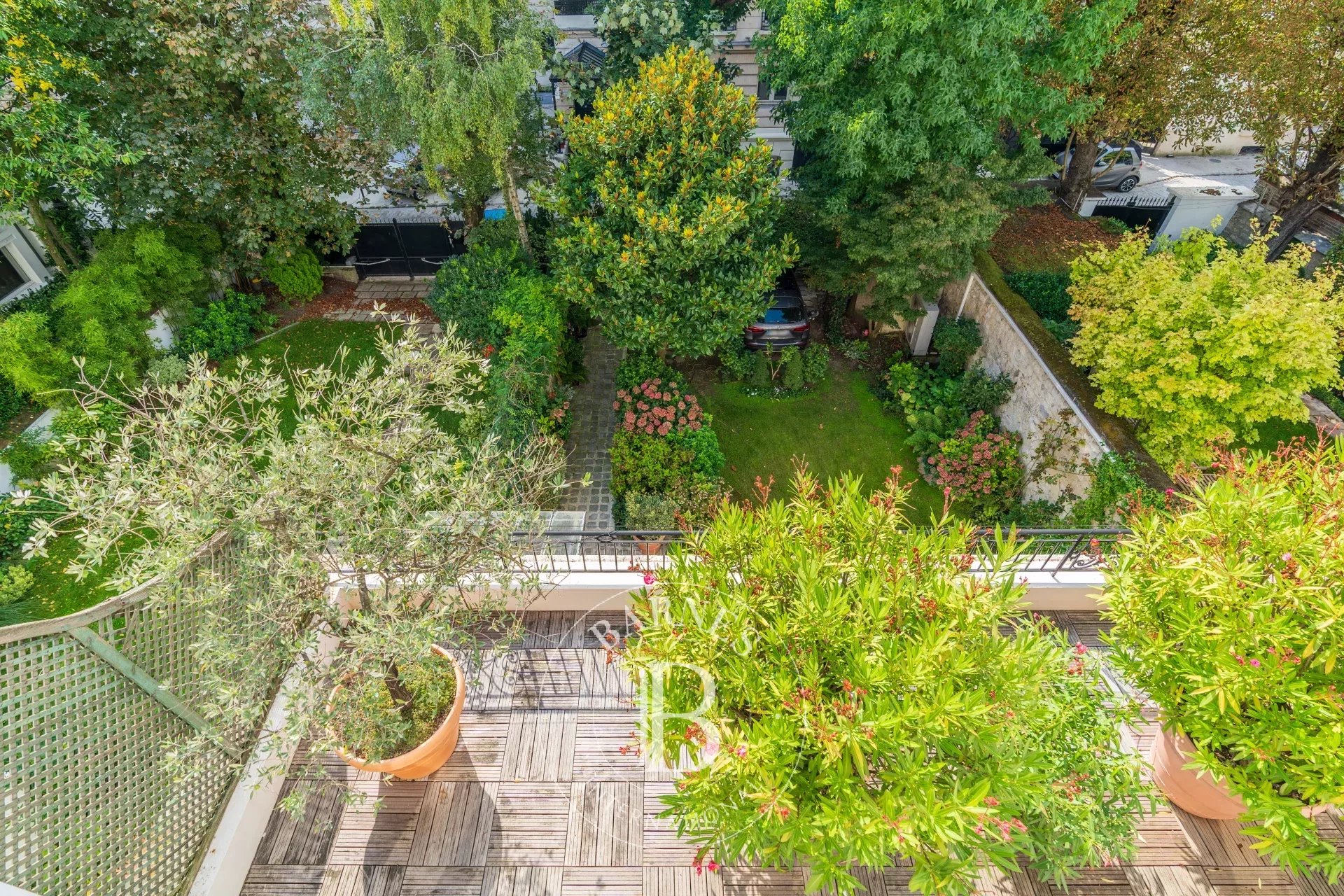 Paris 16 - Private lane - Townhouse with garden - 5 bedrooms - picture 16 title=