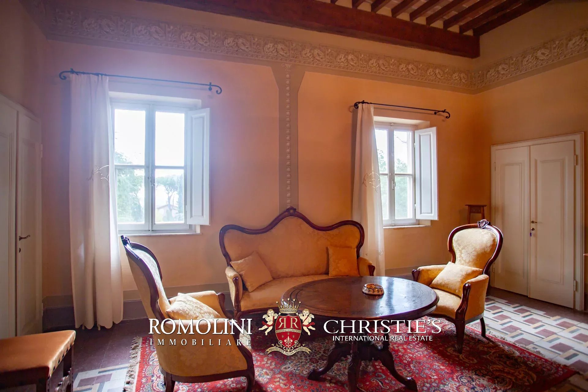 7 Bedroom Villa/Townhouse's Image 29