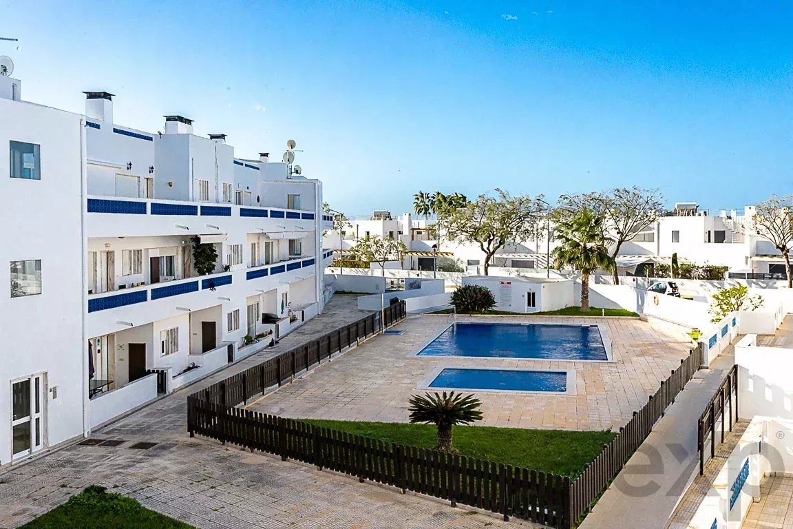 2-Bedroom Apartment with Pool, Balcony and Garage in Santa Luzia 86754027 image 1