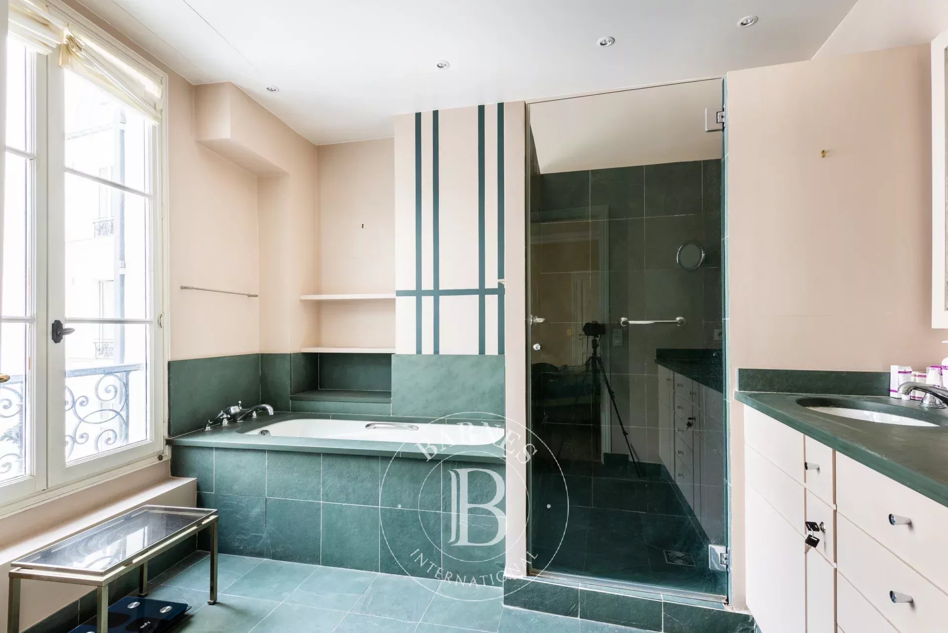 Daire Paris 8ème - picture 13