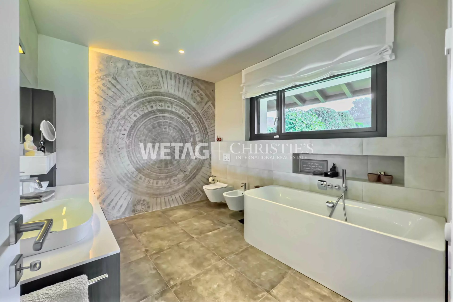4 Bedroom Villa/Townhouse's Image 6