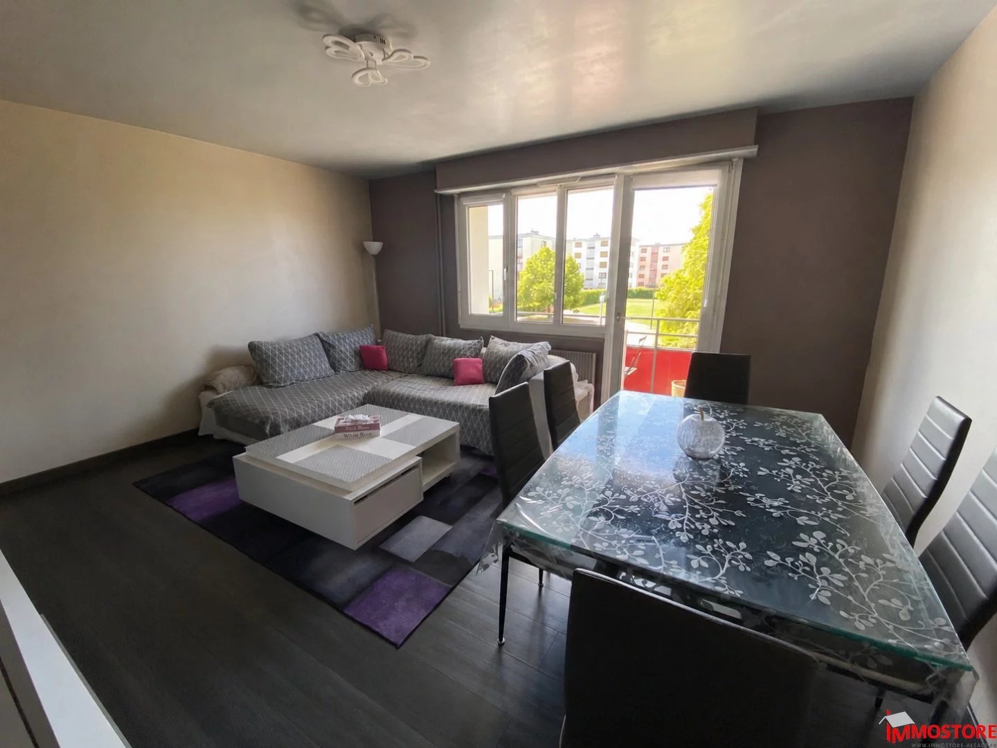 Spacieux 3 pièces avec balcon, garage et cave à Huningue