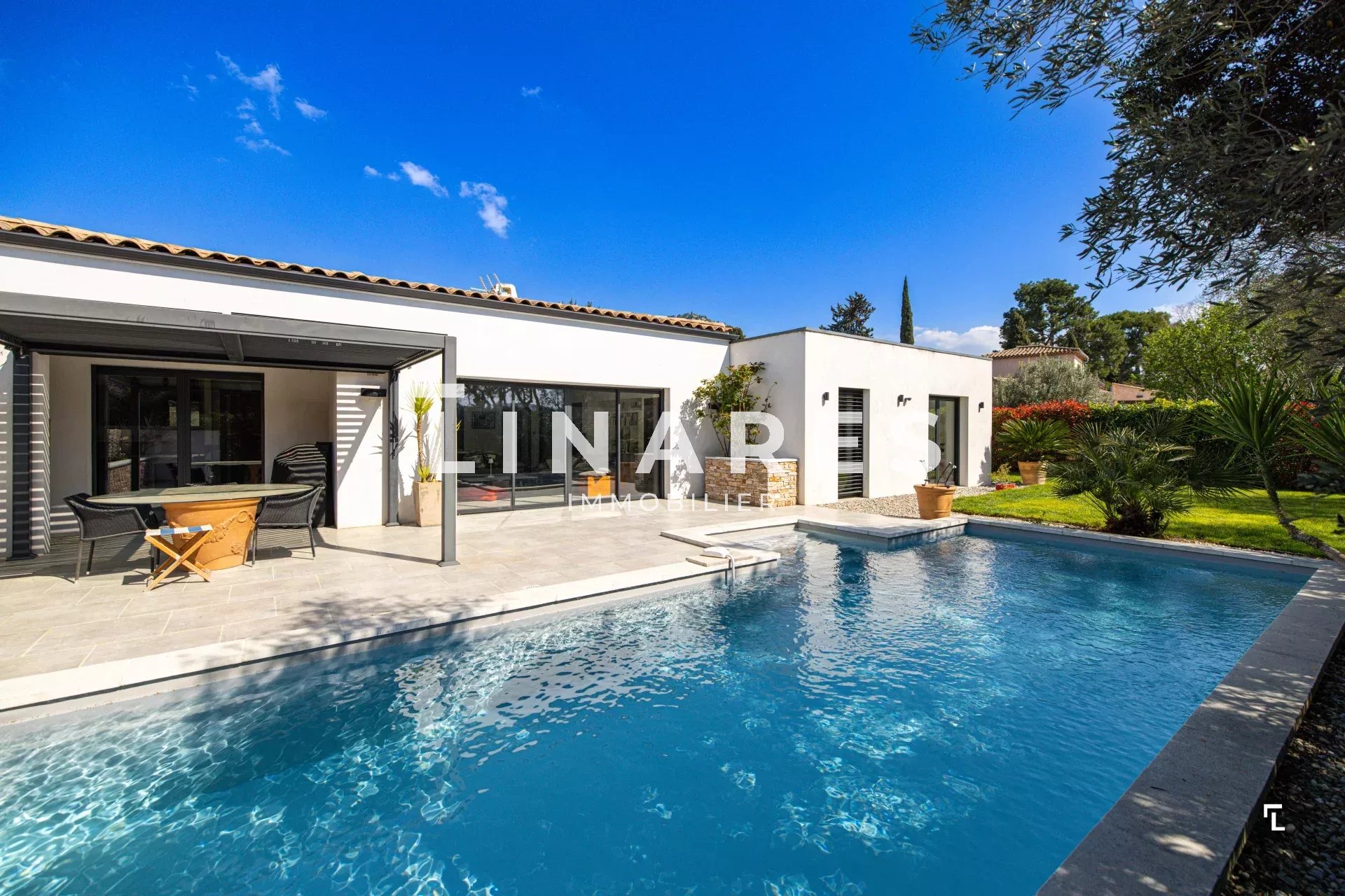 SÉRÉNITÉ - Villa T5 de plain pied de 150m2 - Piscine - Garage 30m2 - Parcelle 1000m2 - 13011 Les Camoins