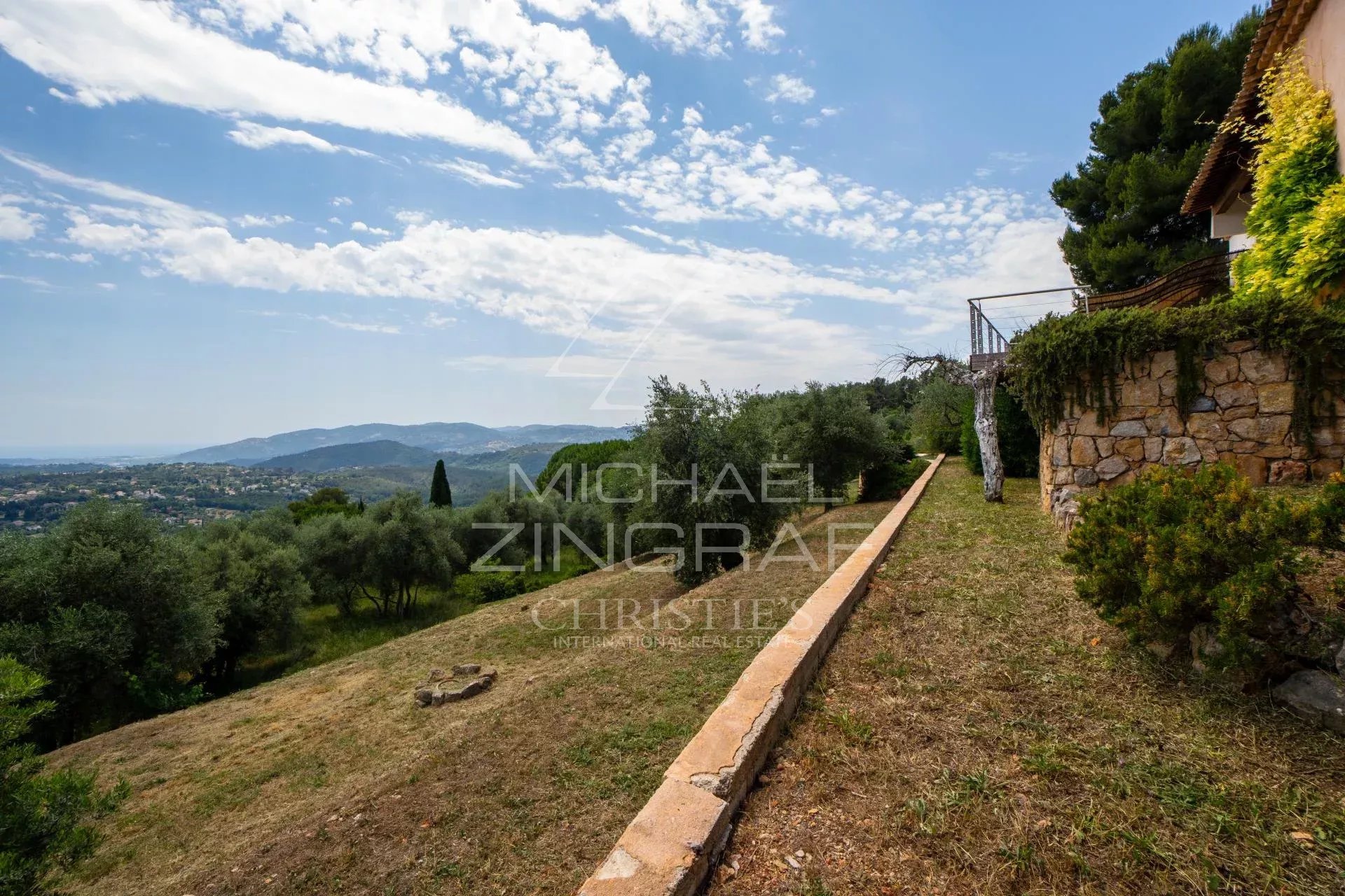 4 Bedroom Villa/Townhouse's Image 12