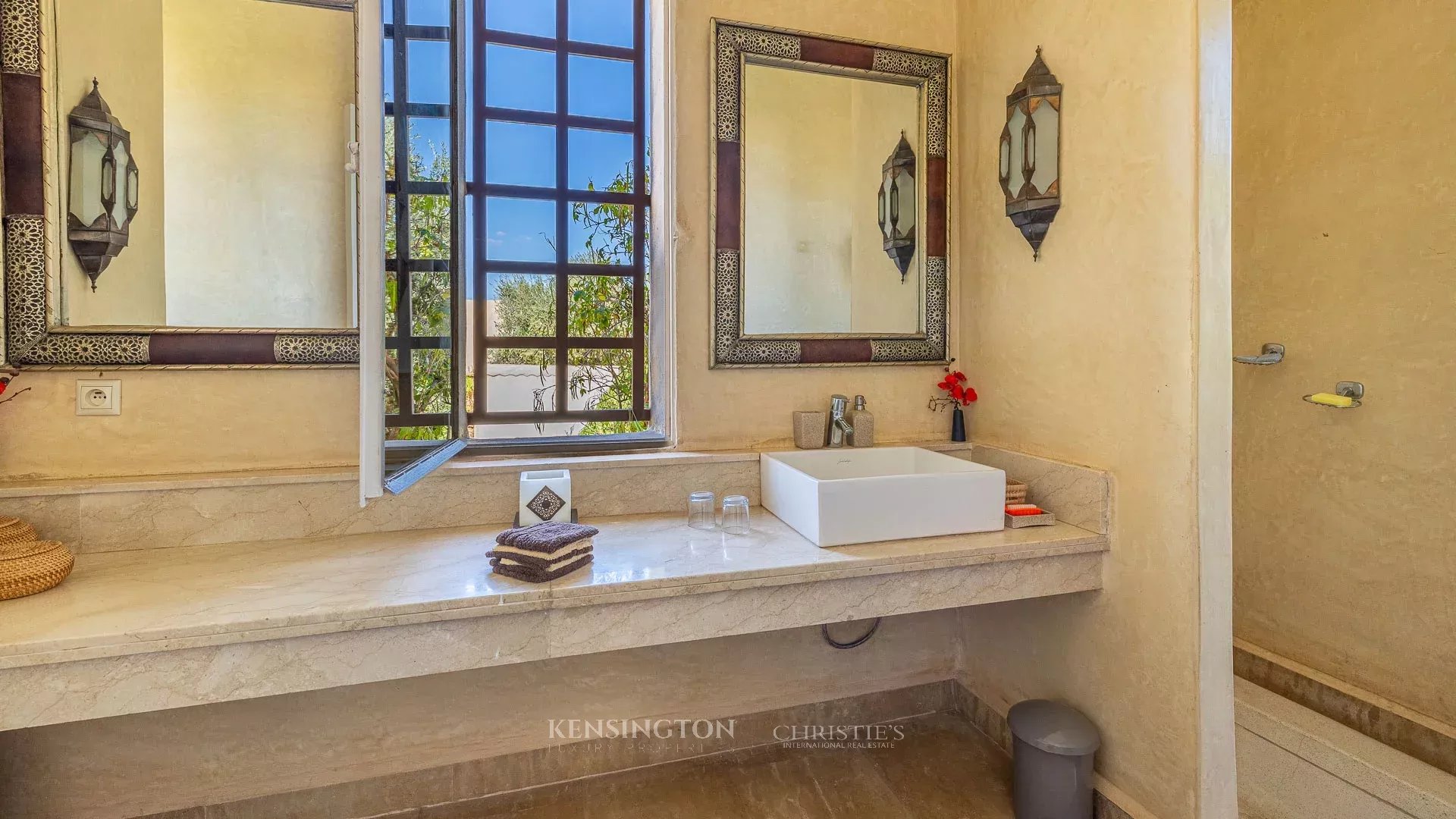 5 Bedroom Villa/Townhouse's Image 37