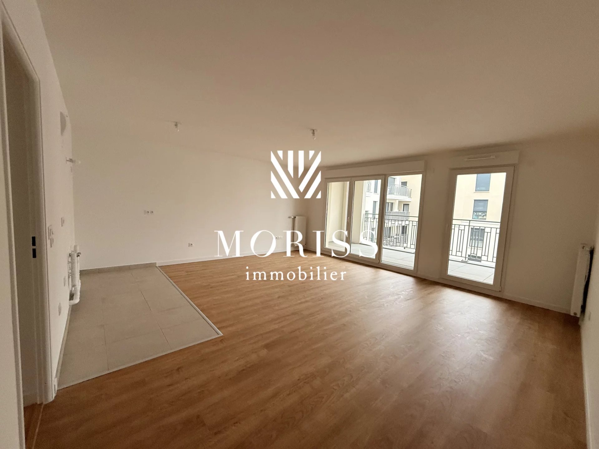 GAGNY - APPARTEMENT DE 3 PIÈCES EN LOCATION NUE de 66m2 + 10m2 D - Image Array