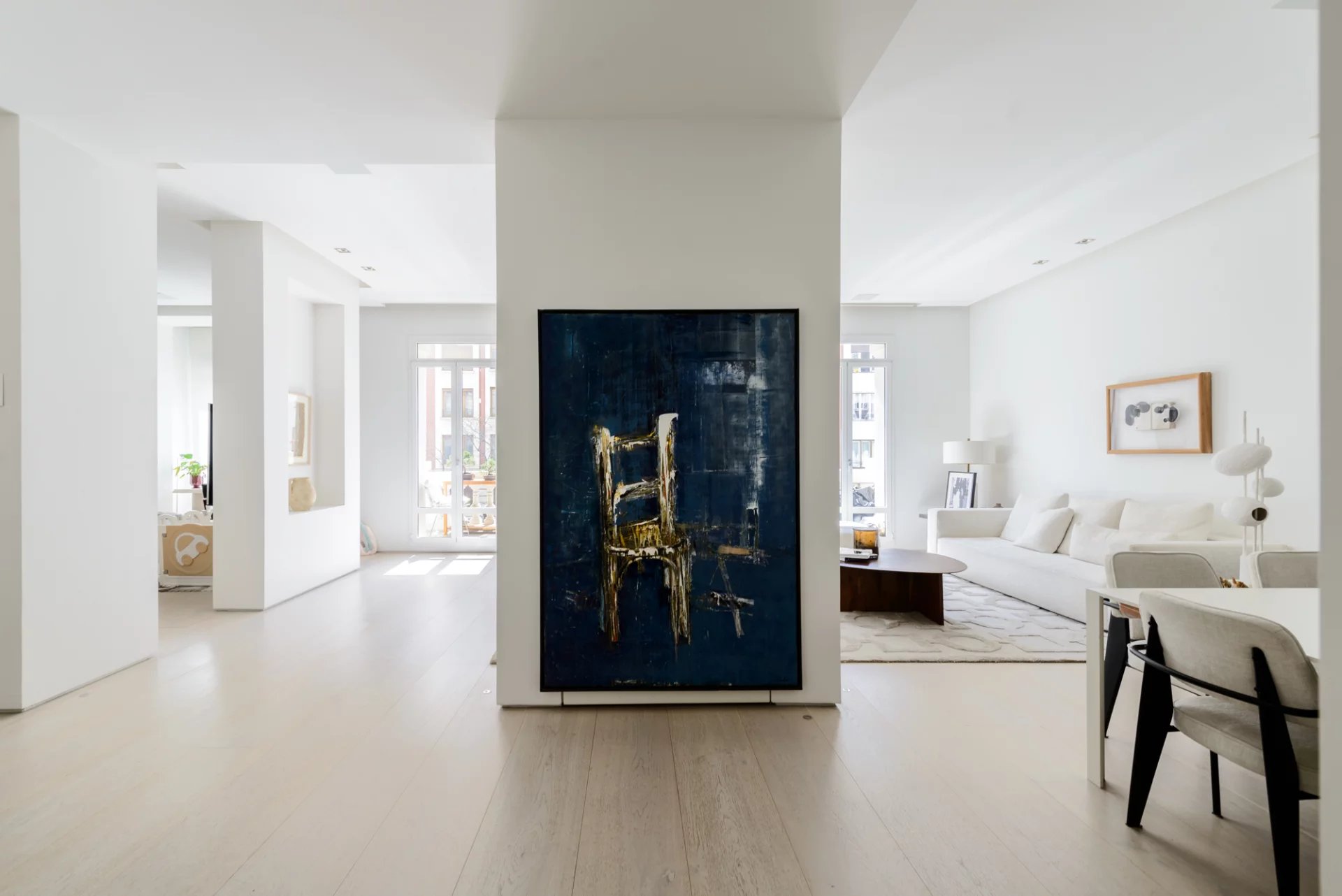 Living a stone's throw from the Retiro in a Monumental Building