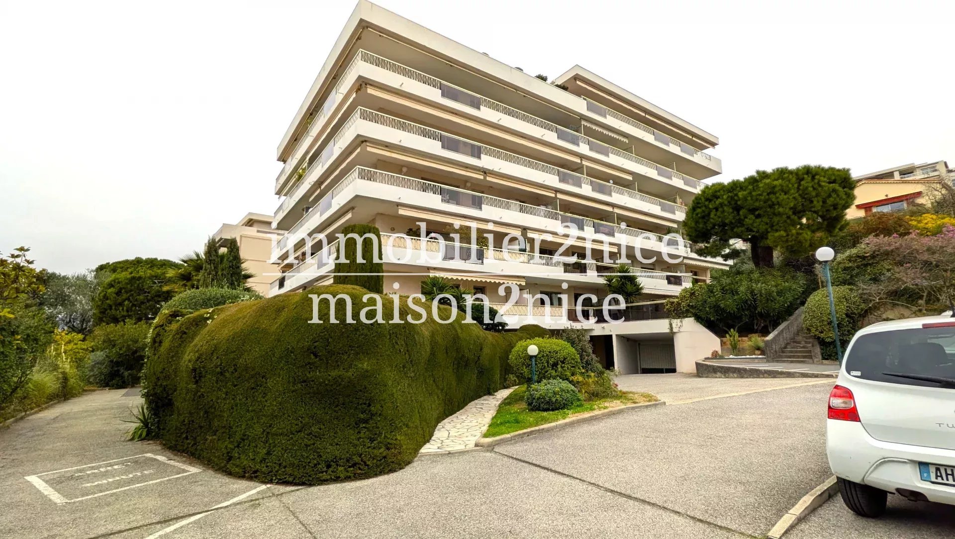 Agence immobilière de 