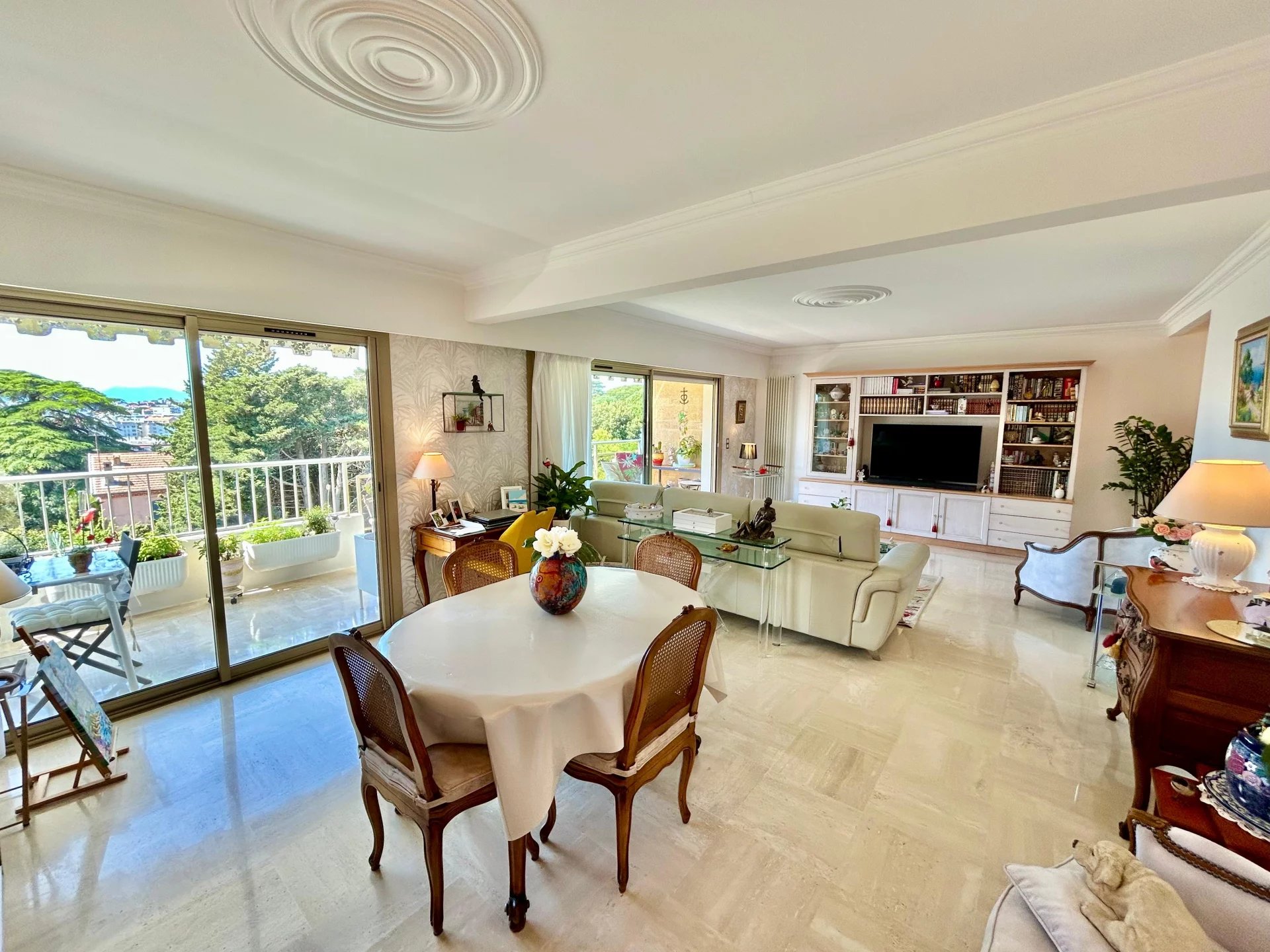 Montrose – Top floor with terrace, bright 4-room apartment with double garage