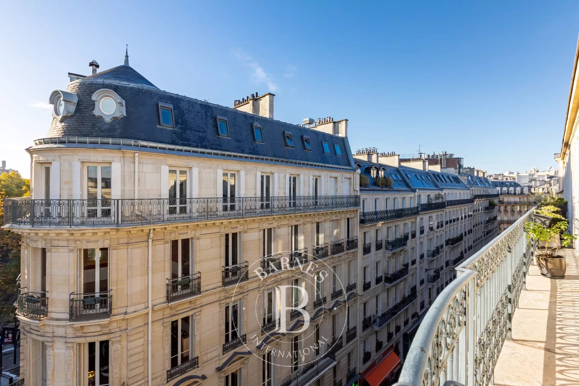 Daire Paris 8ème - picture 25