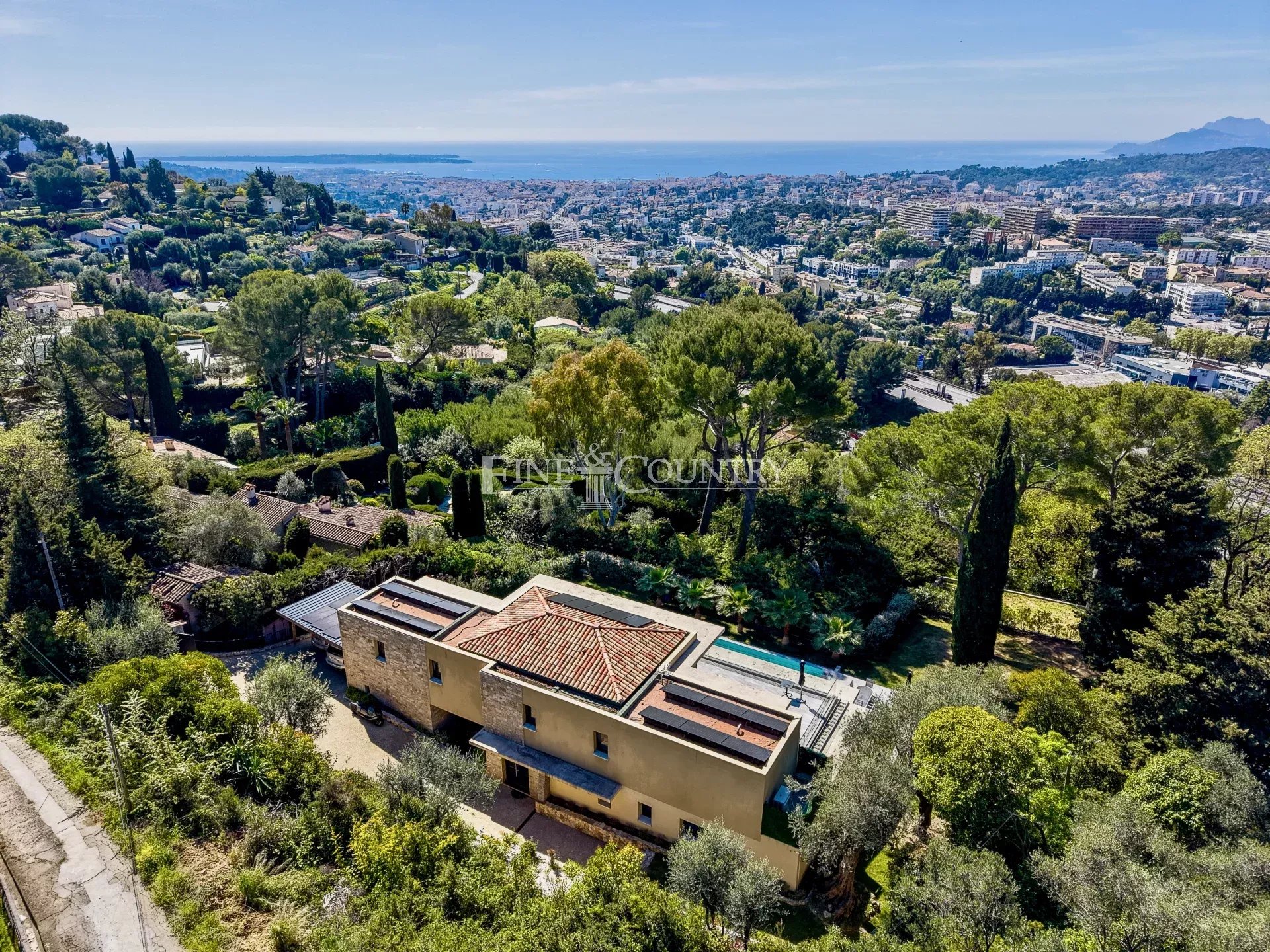 Photo of Villa for sale in Mougins with panoramic sea view