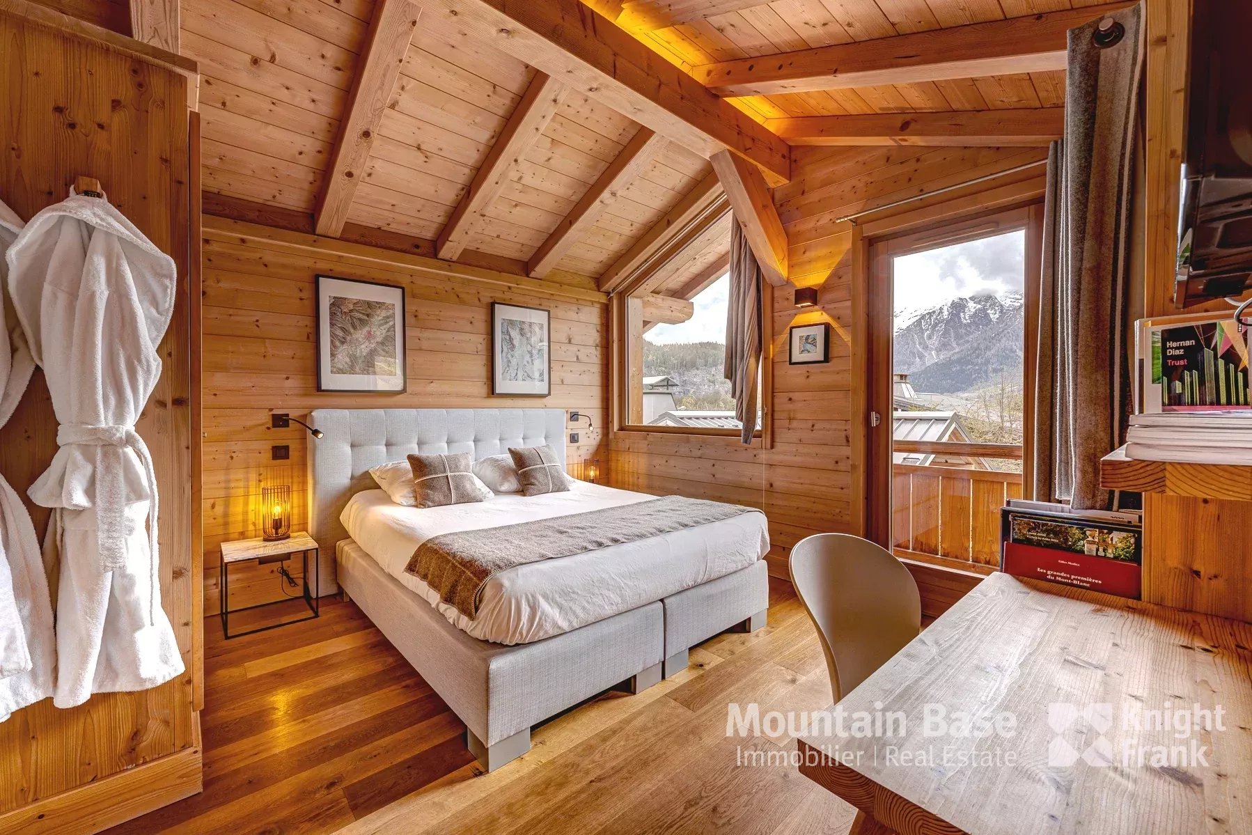 Photo of Beautifully finished 5 bedroom chalet with independent apartment in Les Houches
