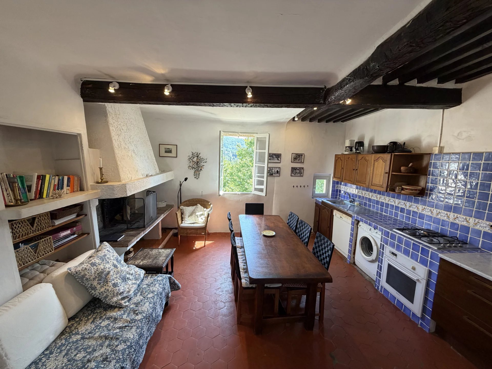 Charming village house with upper terrace with great views - SEILLANS