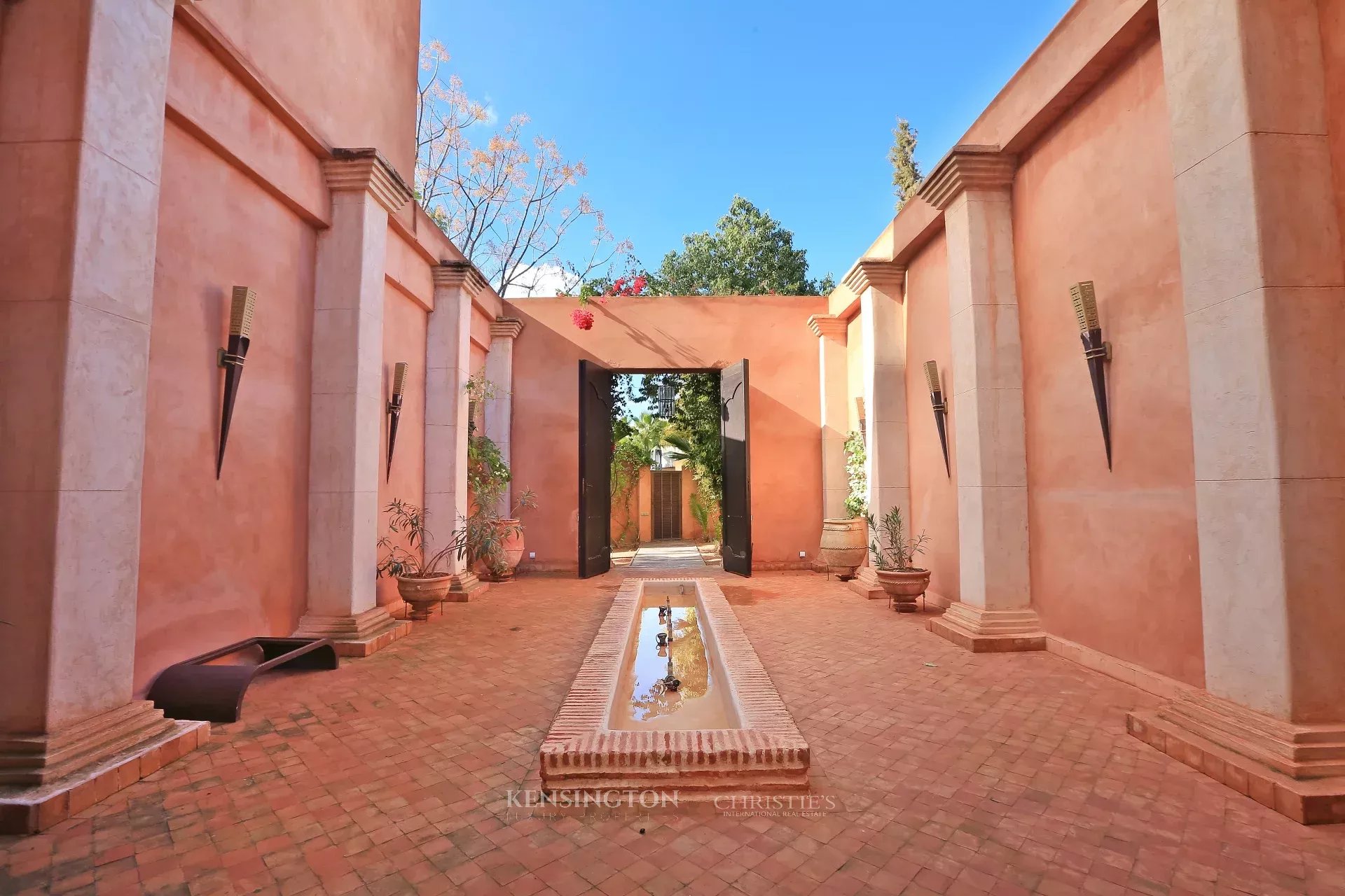 6 Bedroom Villa/Townhouse's Image 40