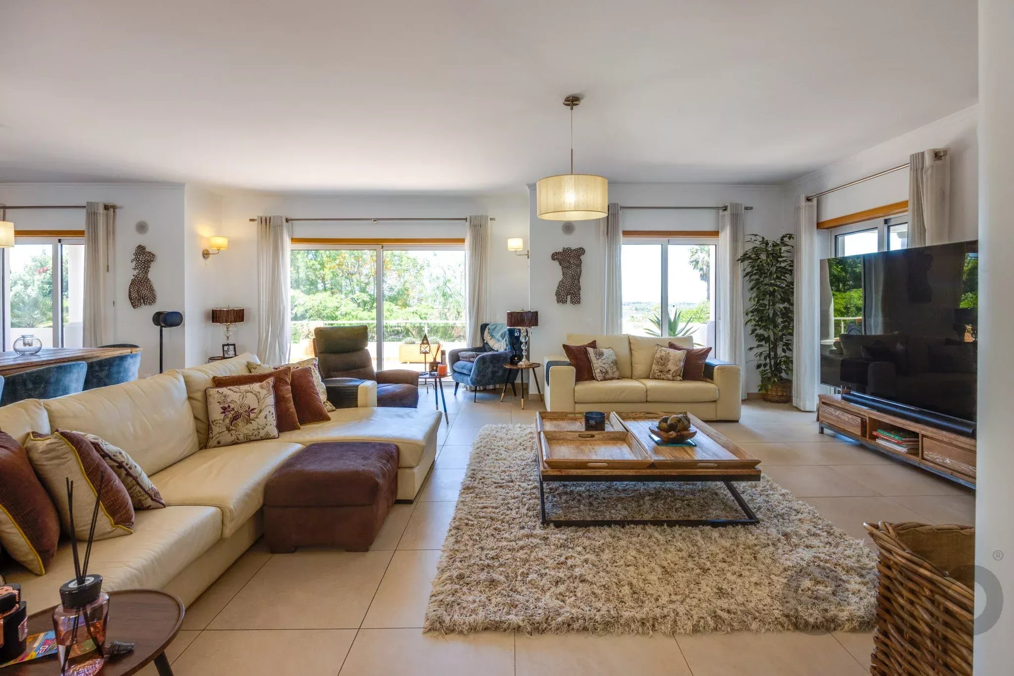 5-Bed American-Style Family Villa with Pool, Between Lagos and Praia da Luz 87053335 image 14