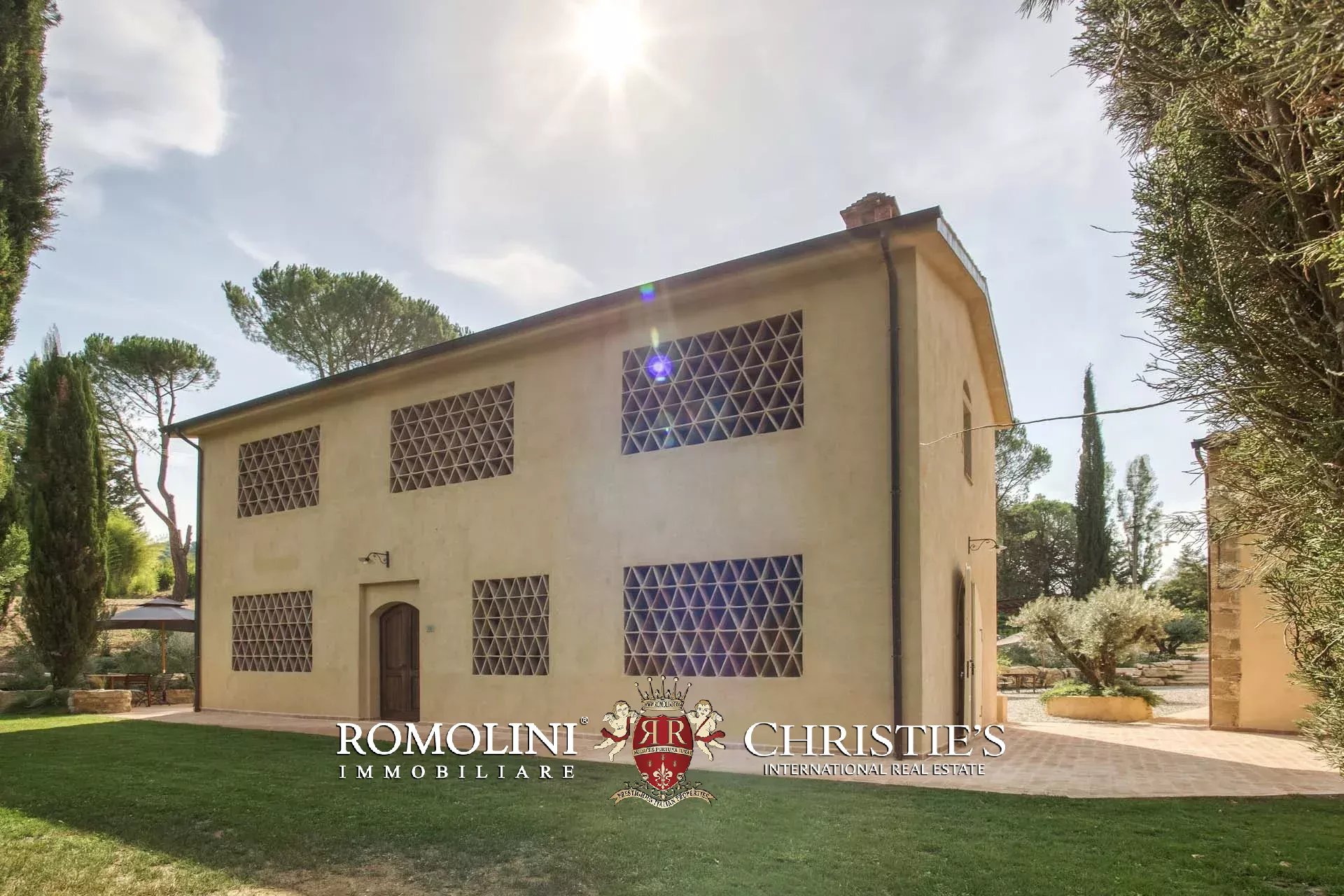 13 Bedroom Villa/Townhouse's Image 32