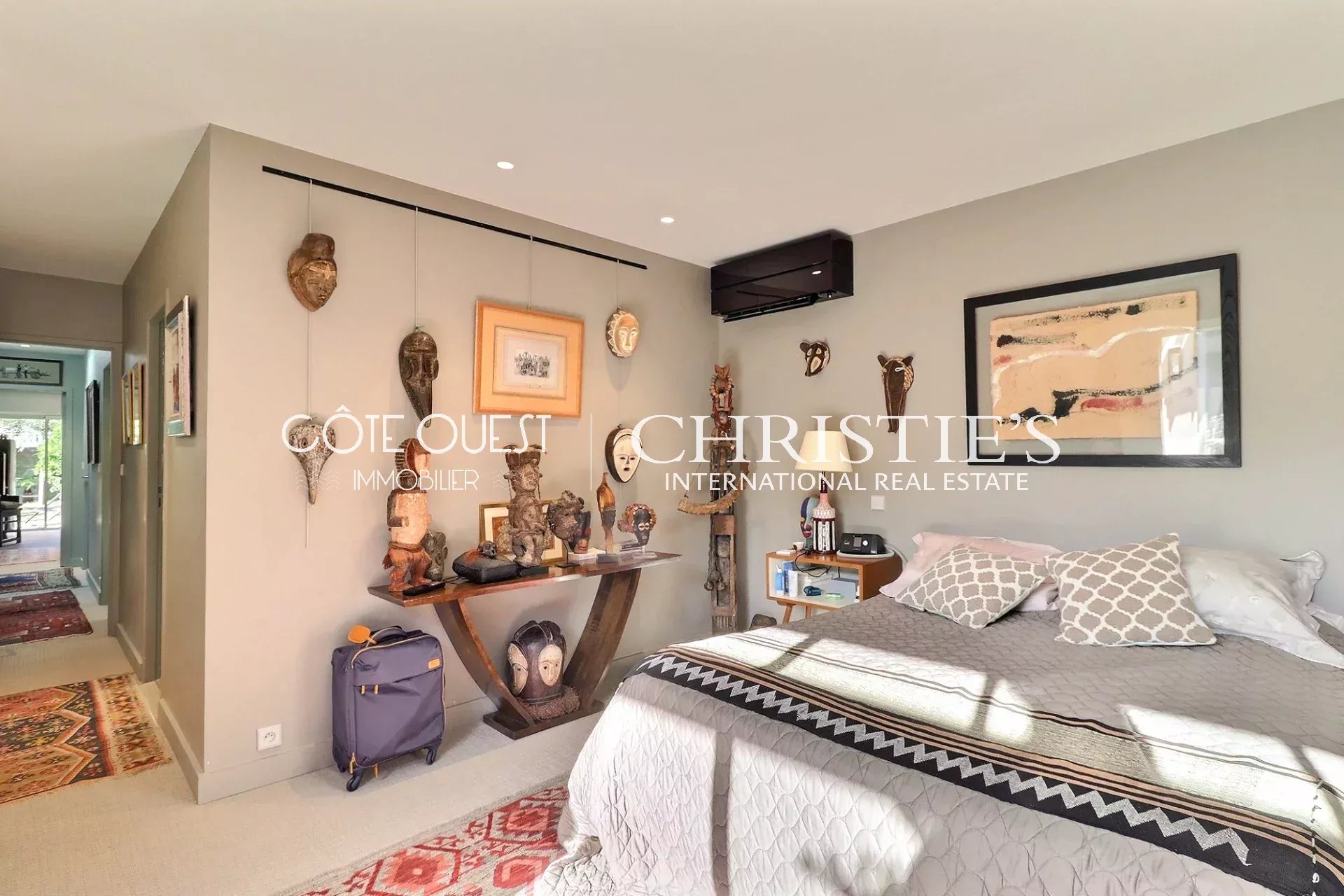 5 Bedroom Villa/Townhouse's Image 4