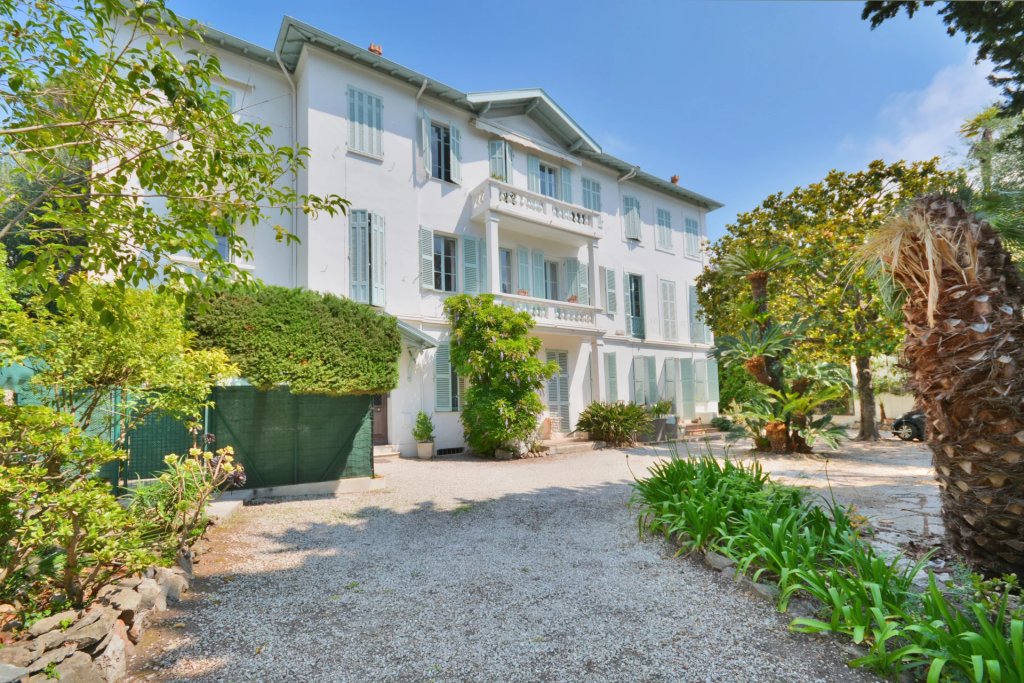 Apartment for sale in Cannes — Cannes Elegant Apartment for sale Near Croisette