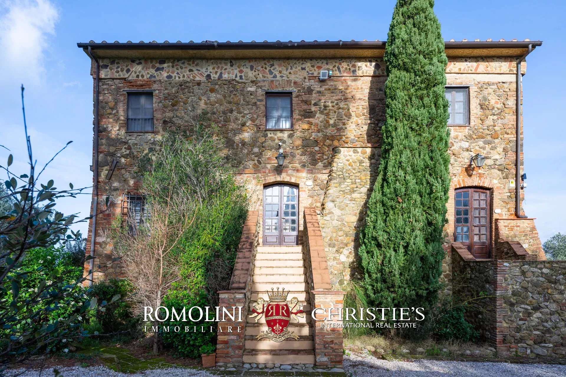13 Bedroom Villa/Townhouse's Image 21