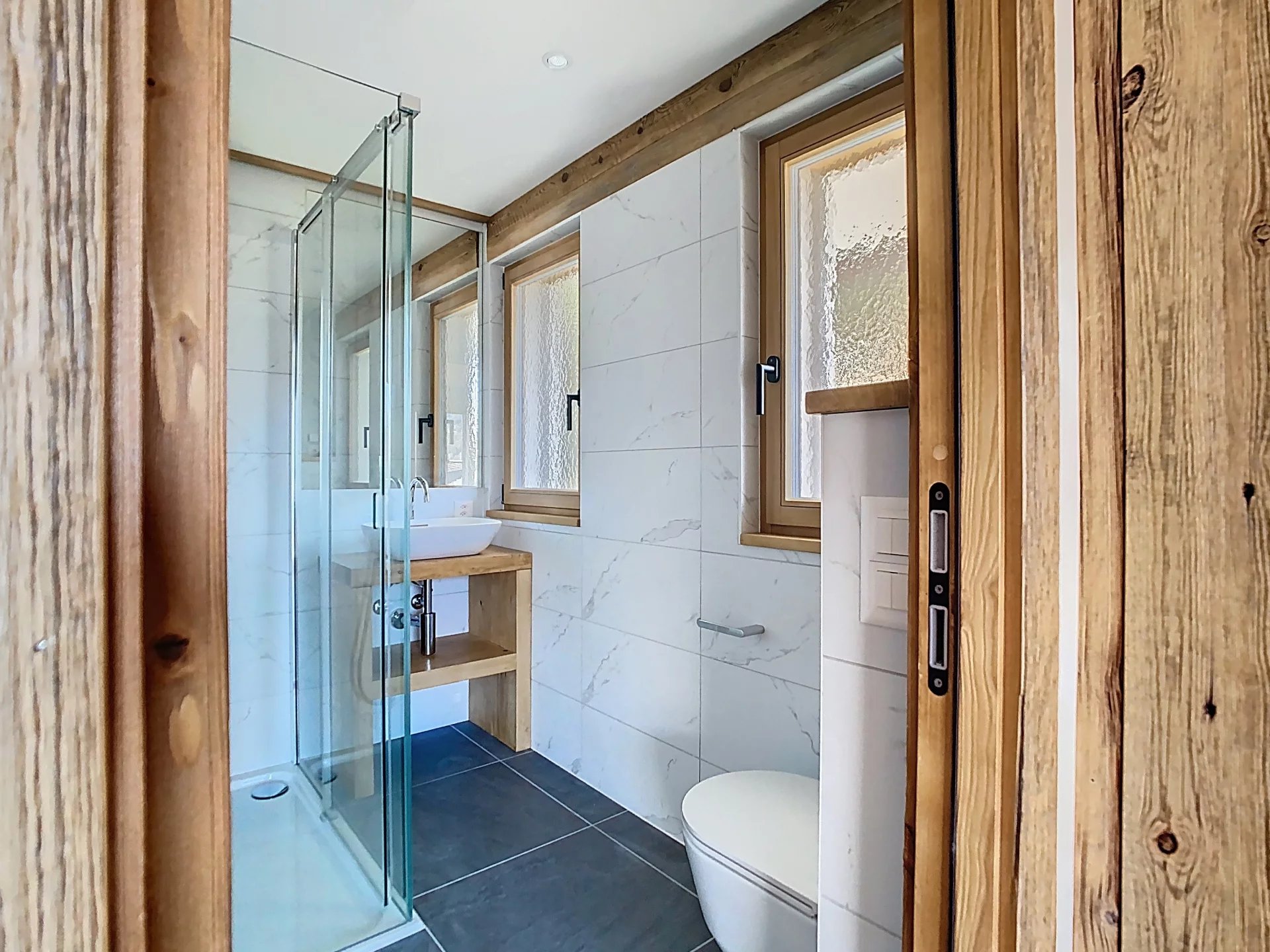 Vue imprenable, rénové à neuf!