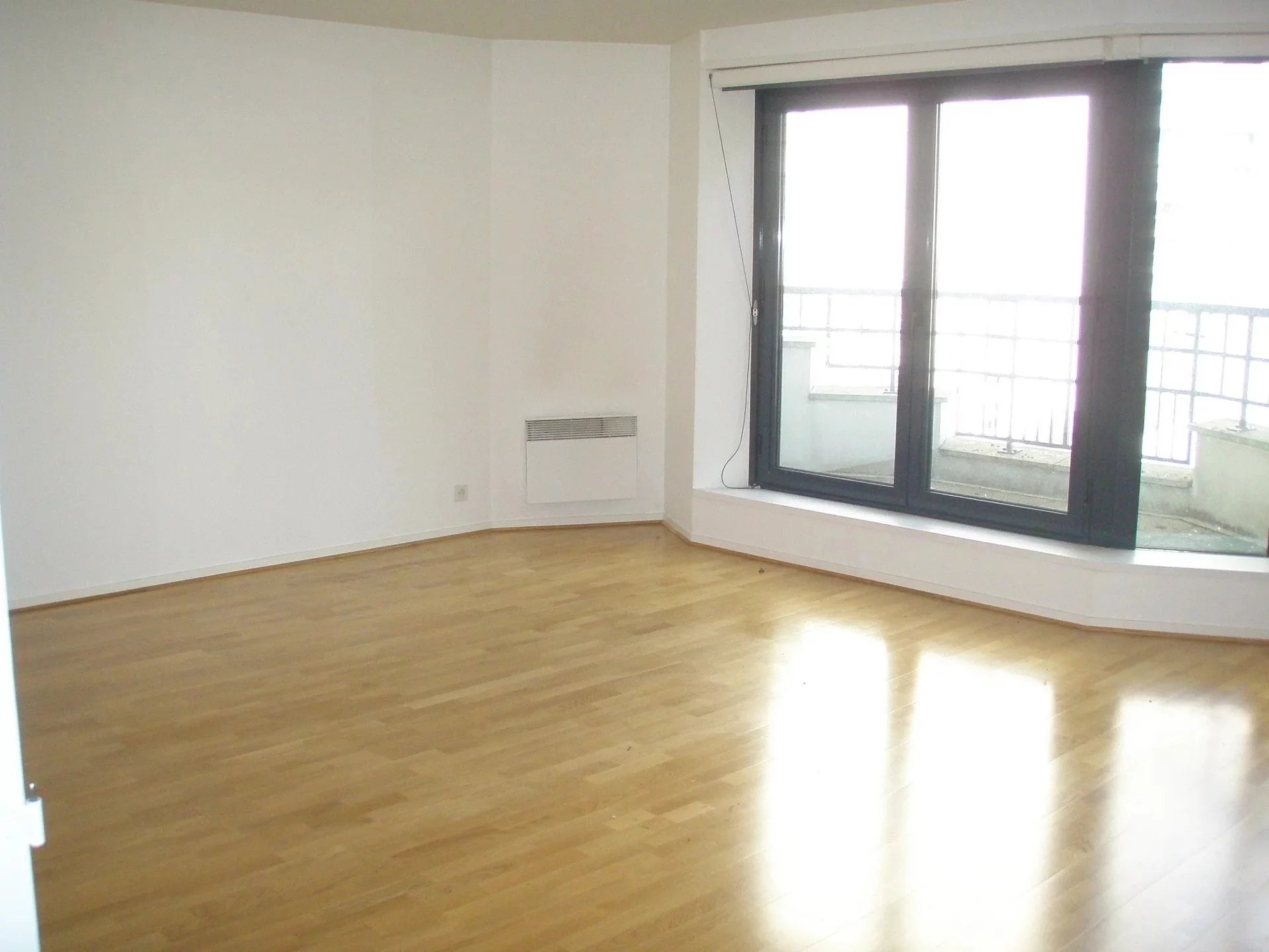 Puteaux : 10 mn de La Défense:  3 pièces 79 m², Balcons,  Ascenseur , Double Parking