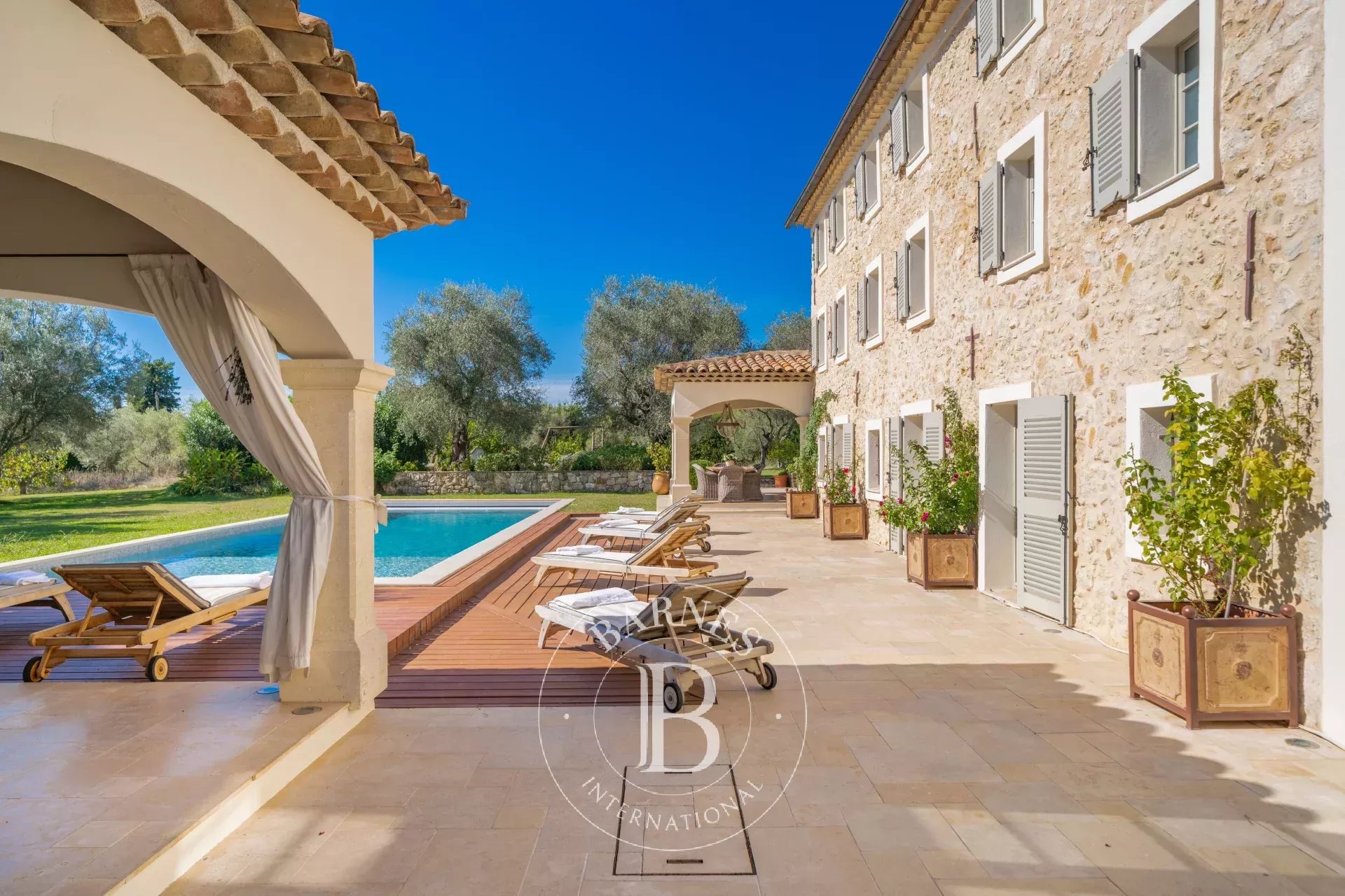 Ev Mougins - picture 5