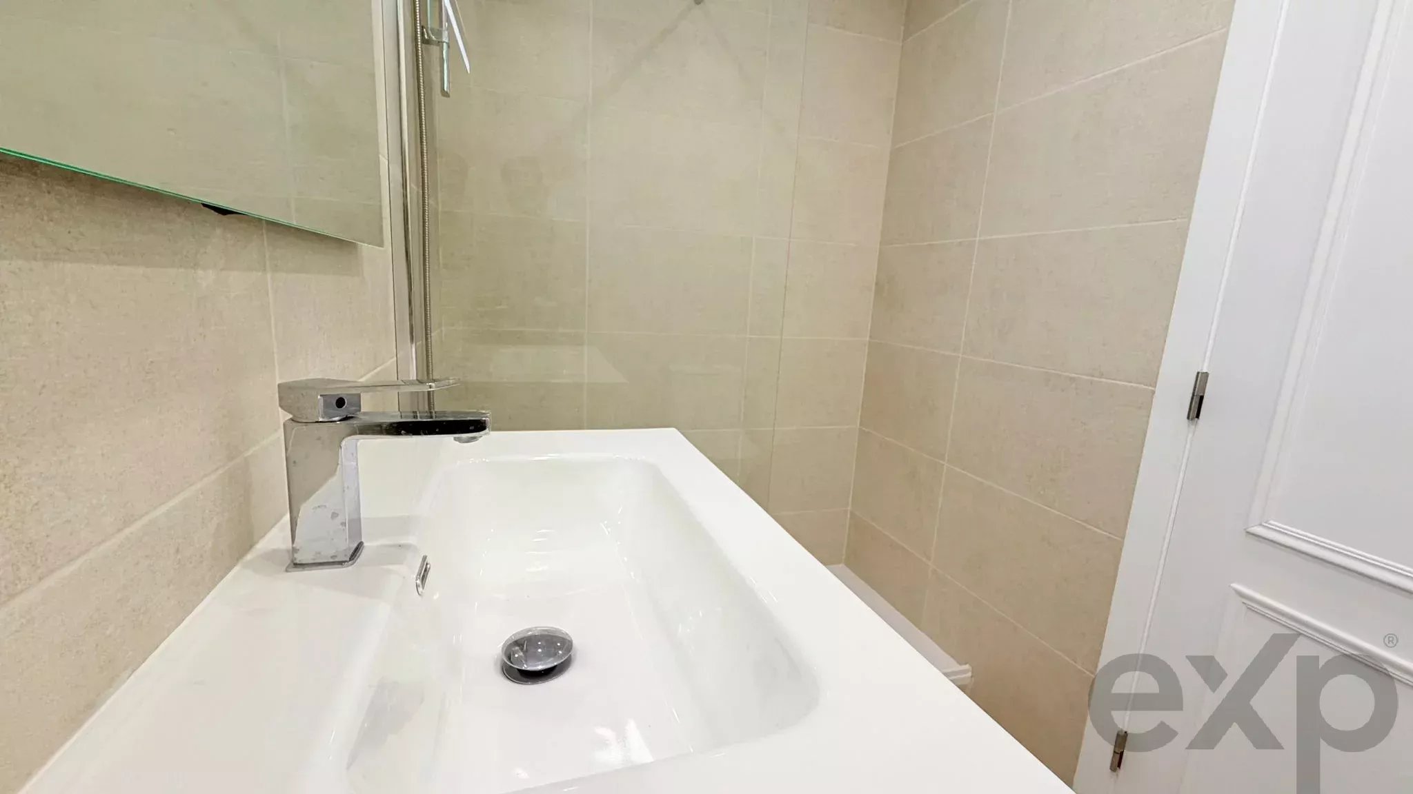 3-Bedroom Apartment T3 Feijó, Almada renovated 86914707 image 16