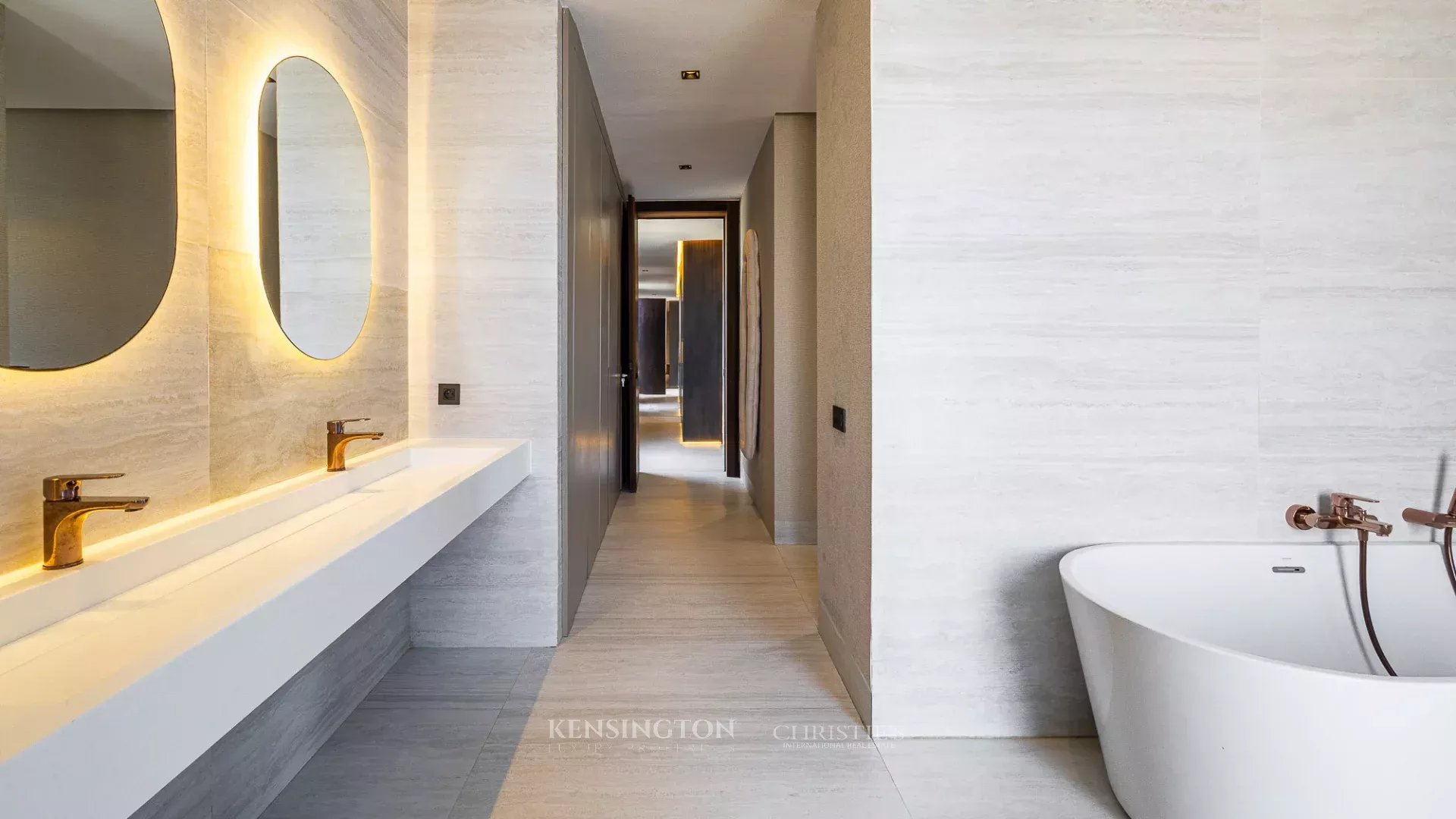 5 Bedroom Villa/Townhouse's Image 23