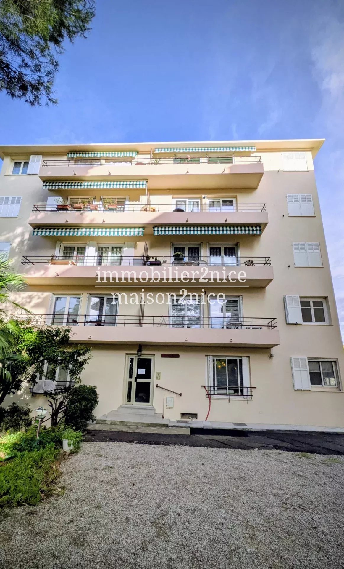 Agence immobilière de 