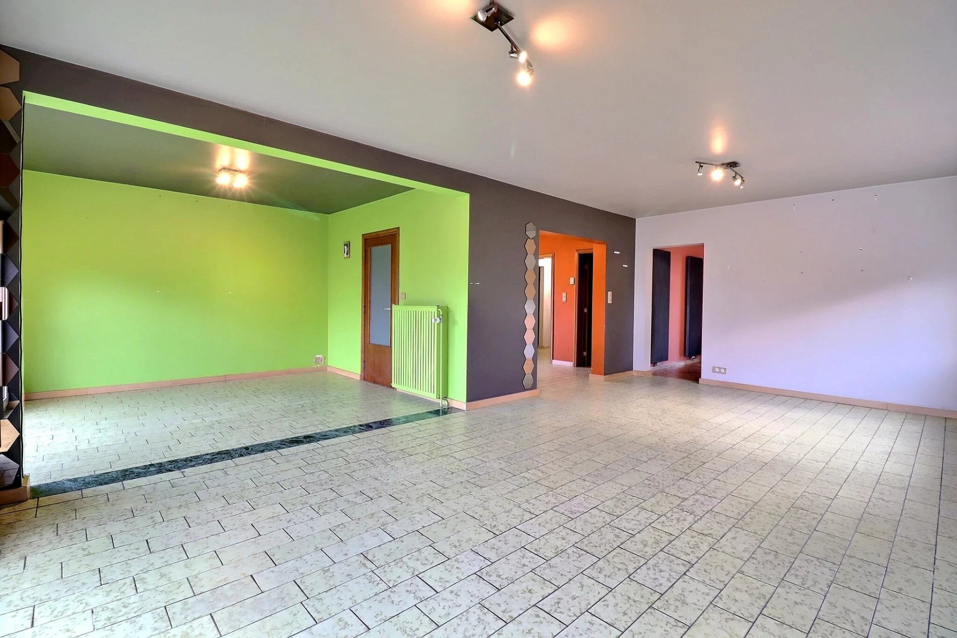 Villa spacieuse avec entrepôt de 200 m² – Anderlues (cul-de-sac)