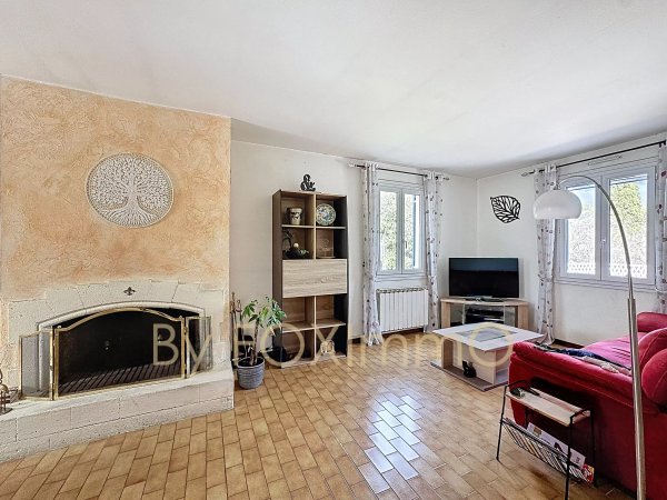Roquefort les Pins, near town center, superb garden, swimming pool, dependance, commanding position. — photo 6