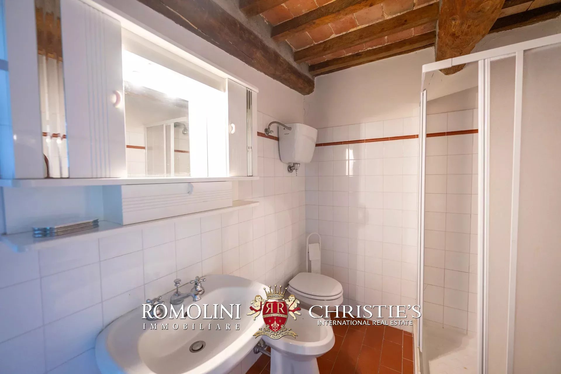 6 Bedroom Villa/Townhouse's Image 28