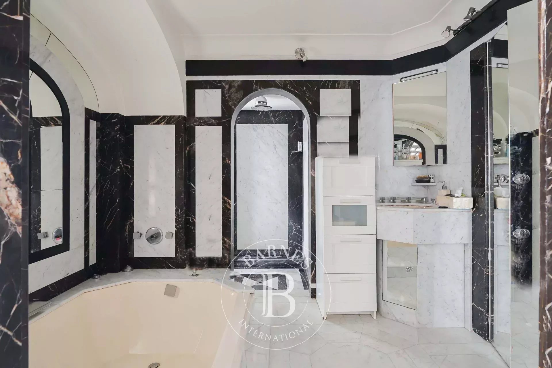 Paris  - Apartment 3 Bedrooms - picture 12