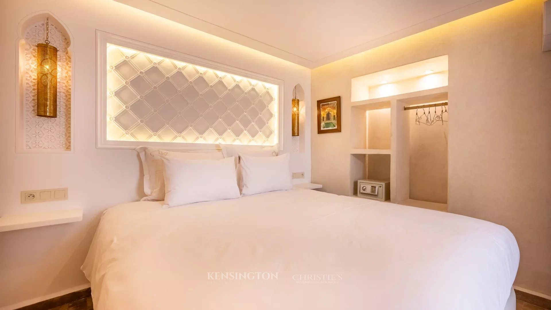 8 Bedroom Villa/Townhouse's Image 11