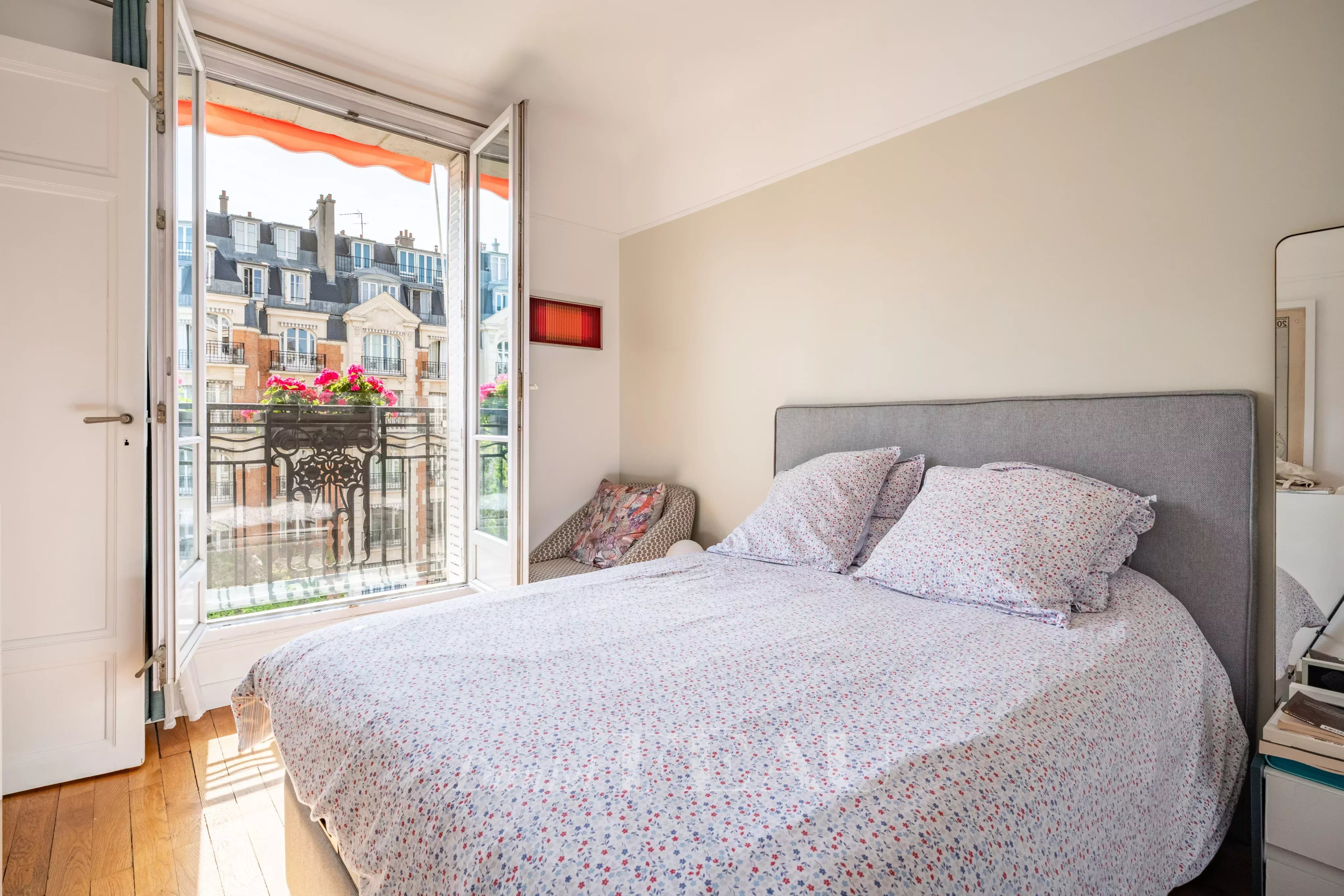 Sale Apartment Paris 16th