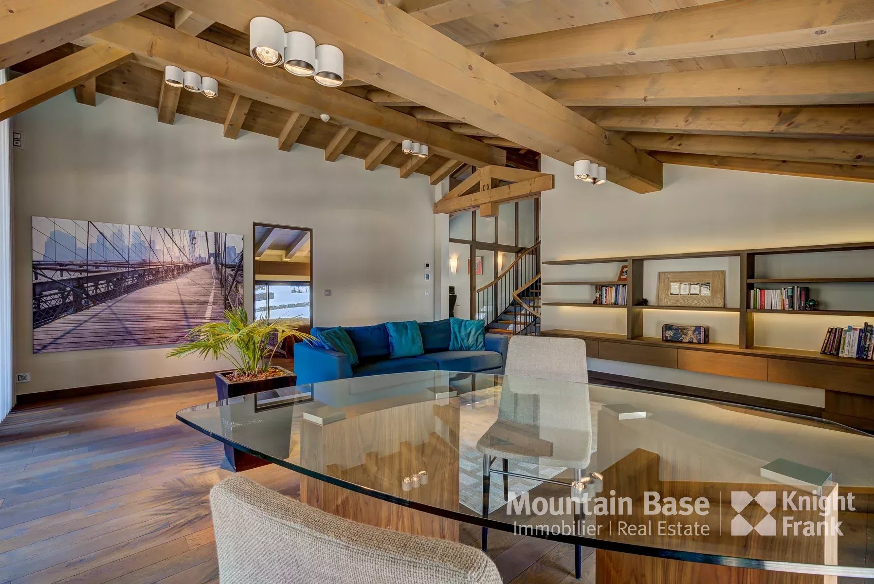 Photo of Beautifully designed, contemporary 4/5 bedroom chalet in a quiet area of Les Houches