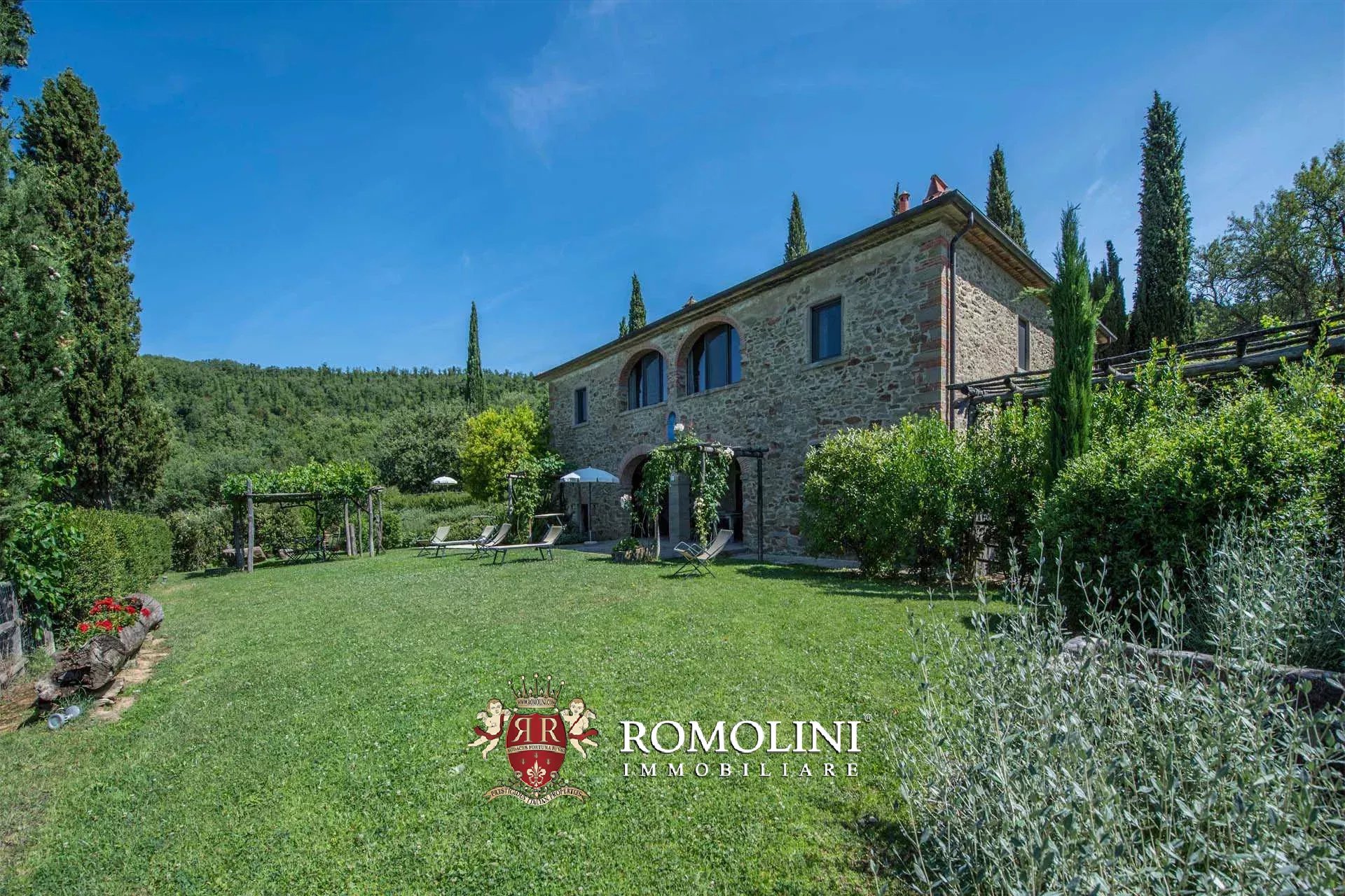 16 Bedroom Vineyard's Image 20