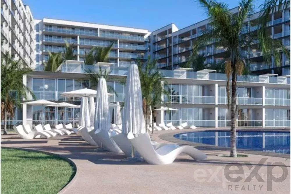 Luxo Moderno: Apartamento em Madeira