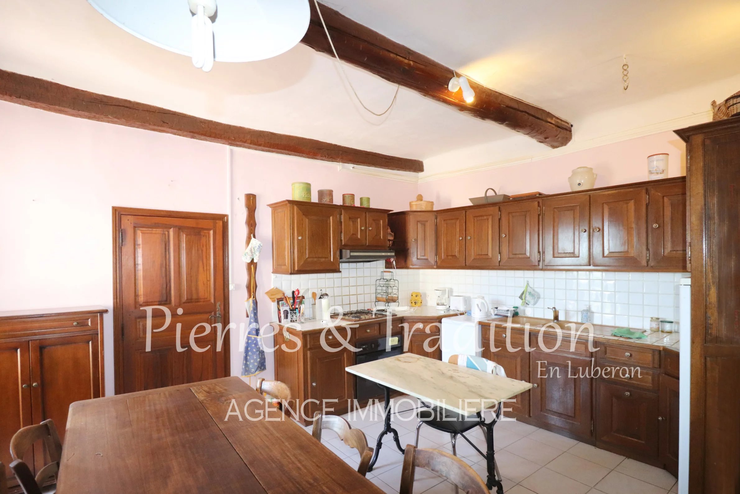 Luberon, Céreste, pretty village house with terrace