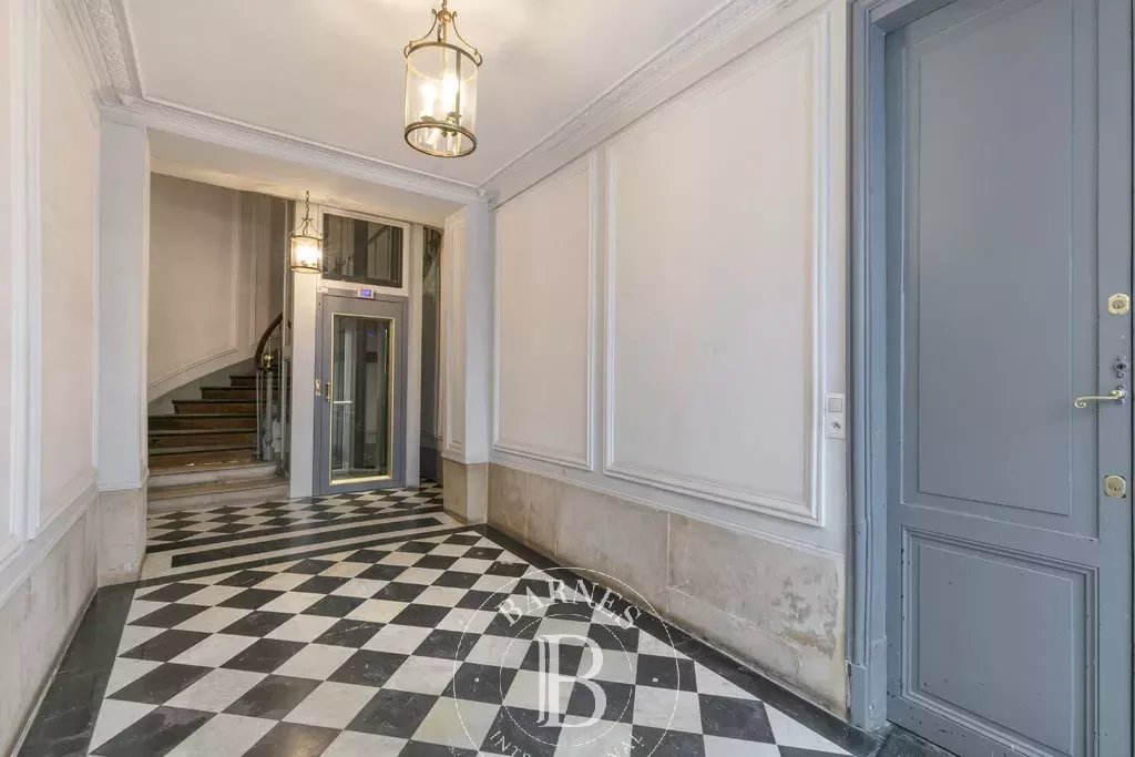 Daire Paris 8ème - picture 8