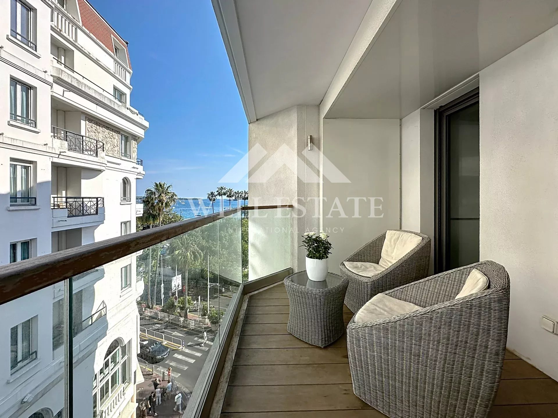 Agence immobilière de 