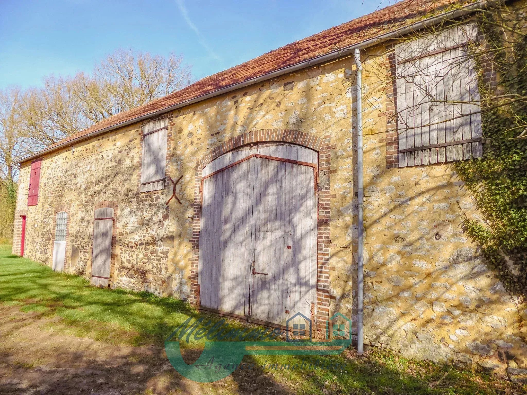 Grange en pierre de 98 m² à Toucy, 3 pièces